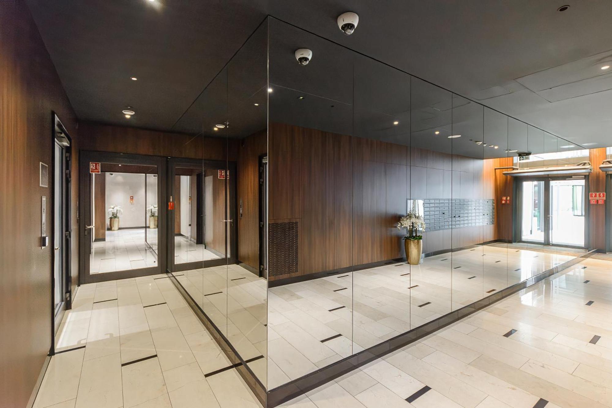 Premium With Free Parking & Balcony Mennica Apartament