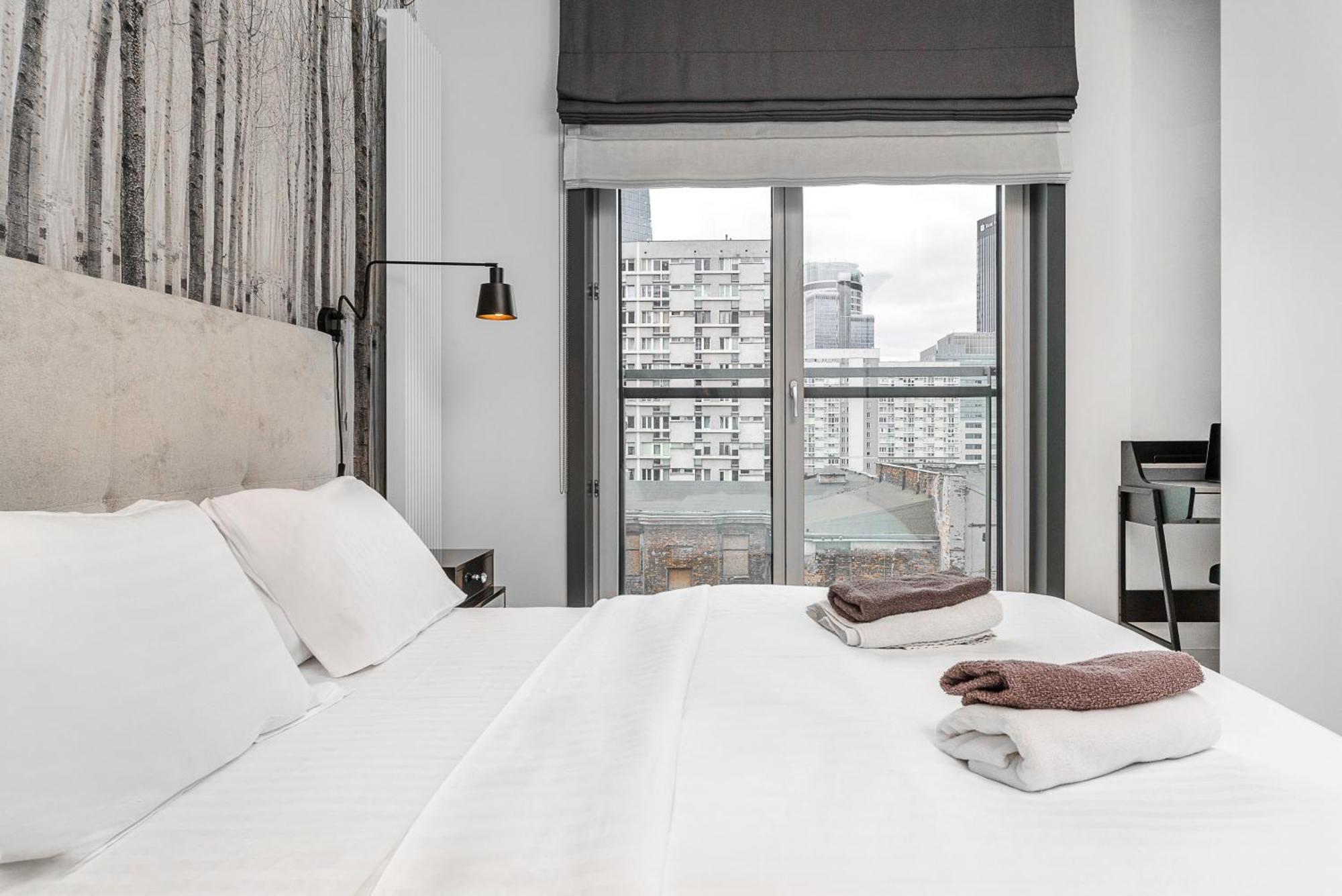 Premium With Free Parking & Balcony Mennica Apartament Warszawa